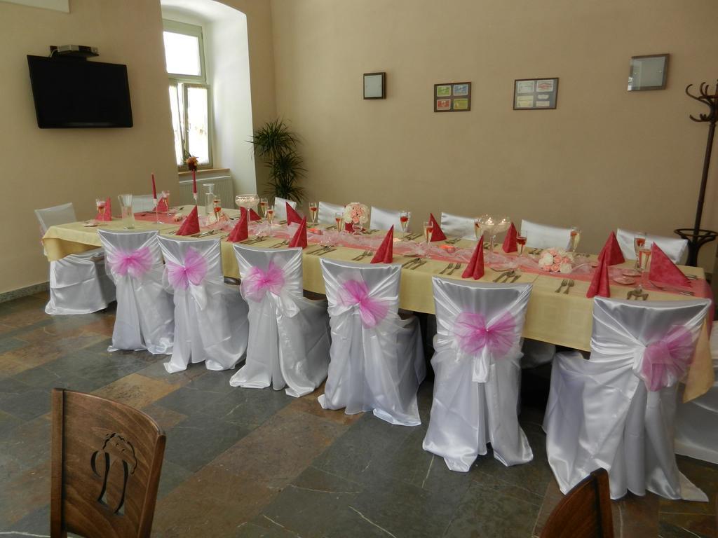 Blatná Hotel Beranek מראה חיצוני תמונה